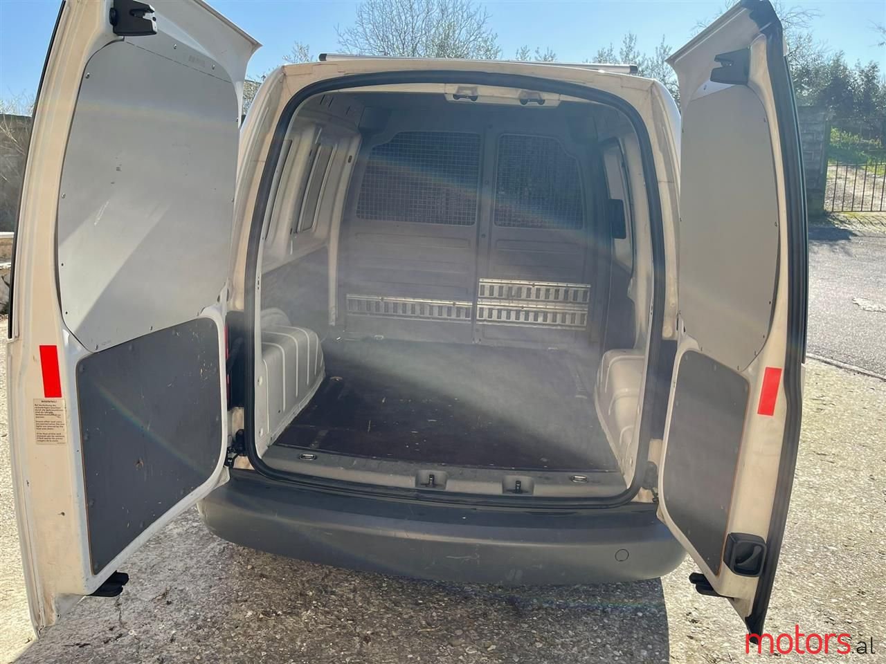 2008' Volkswagen Caddy photo #4