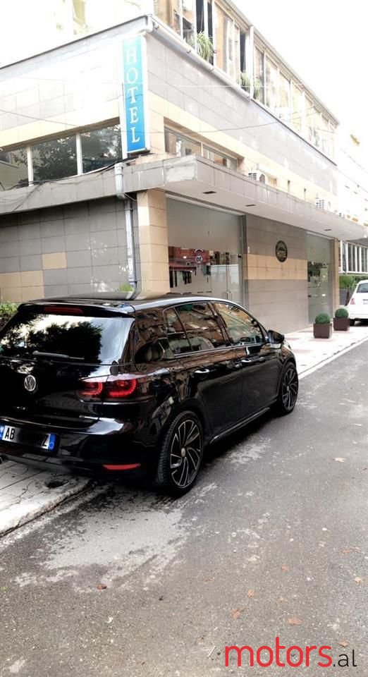 2009' Volkswagen Golf photo #4