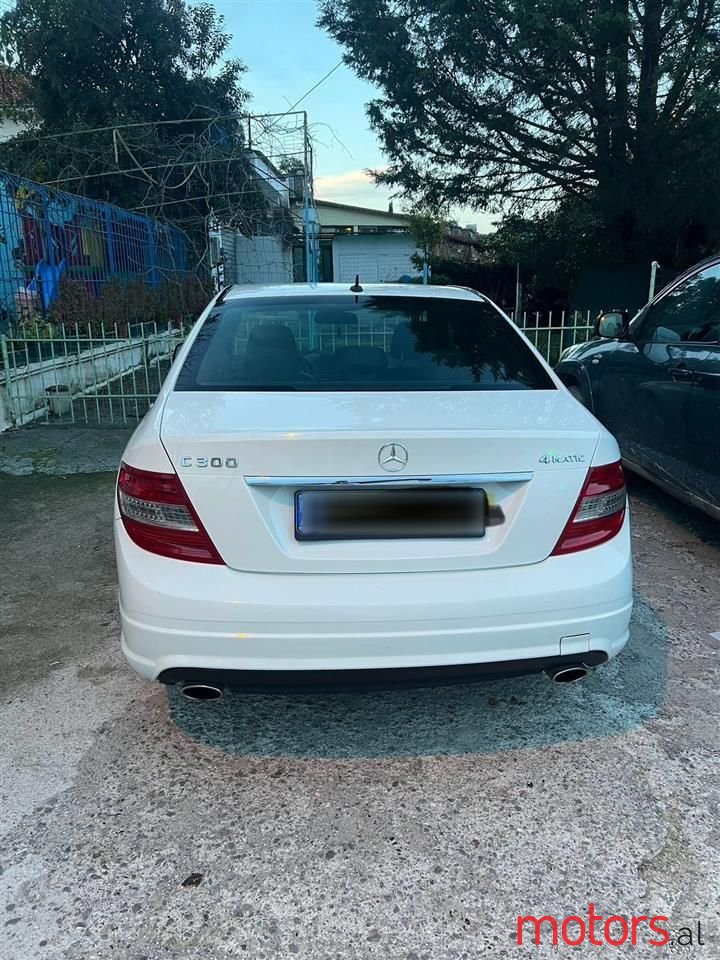 2010' Mercedes-Benz C 300 photo #2