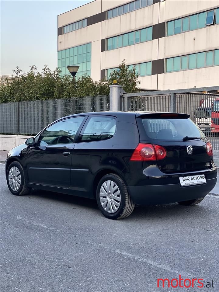 2005' Volkswagen Golf photo #3