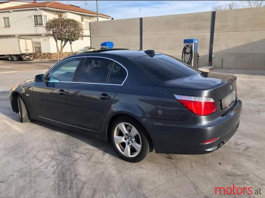 2009' BMW 525 photo #3