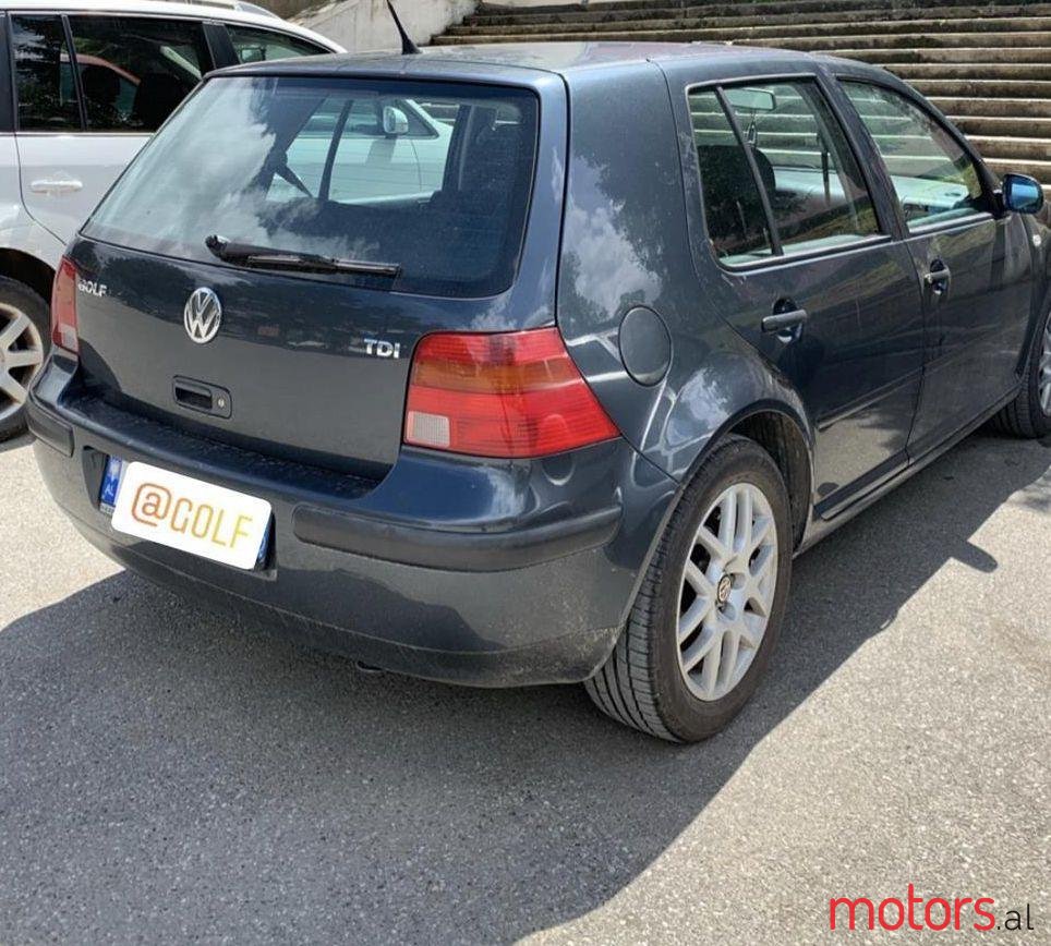 2001' Volkswagen Golf photo #1