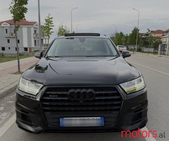 2018' Audi Q7 photo #4