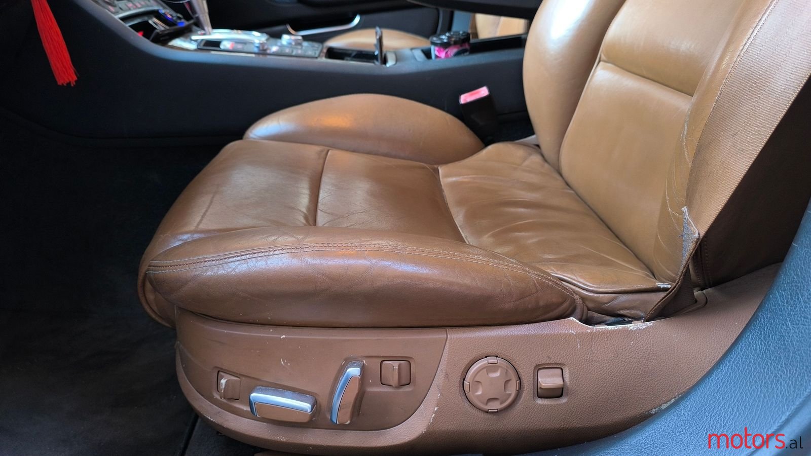 2010' Audi A8 photo #3