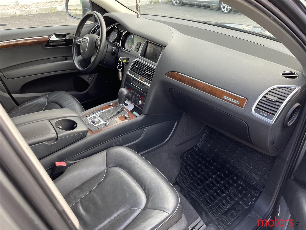 2010' Audi Q7 photo #6