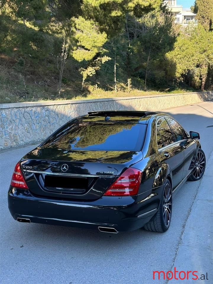 2011' Mercedes-Benz S 550 photo #4