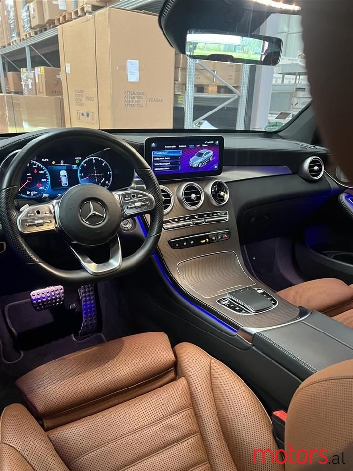2021' Mercedes-Benz GLC 250 photo #5