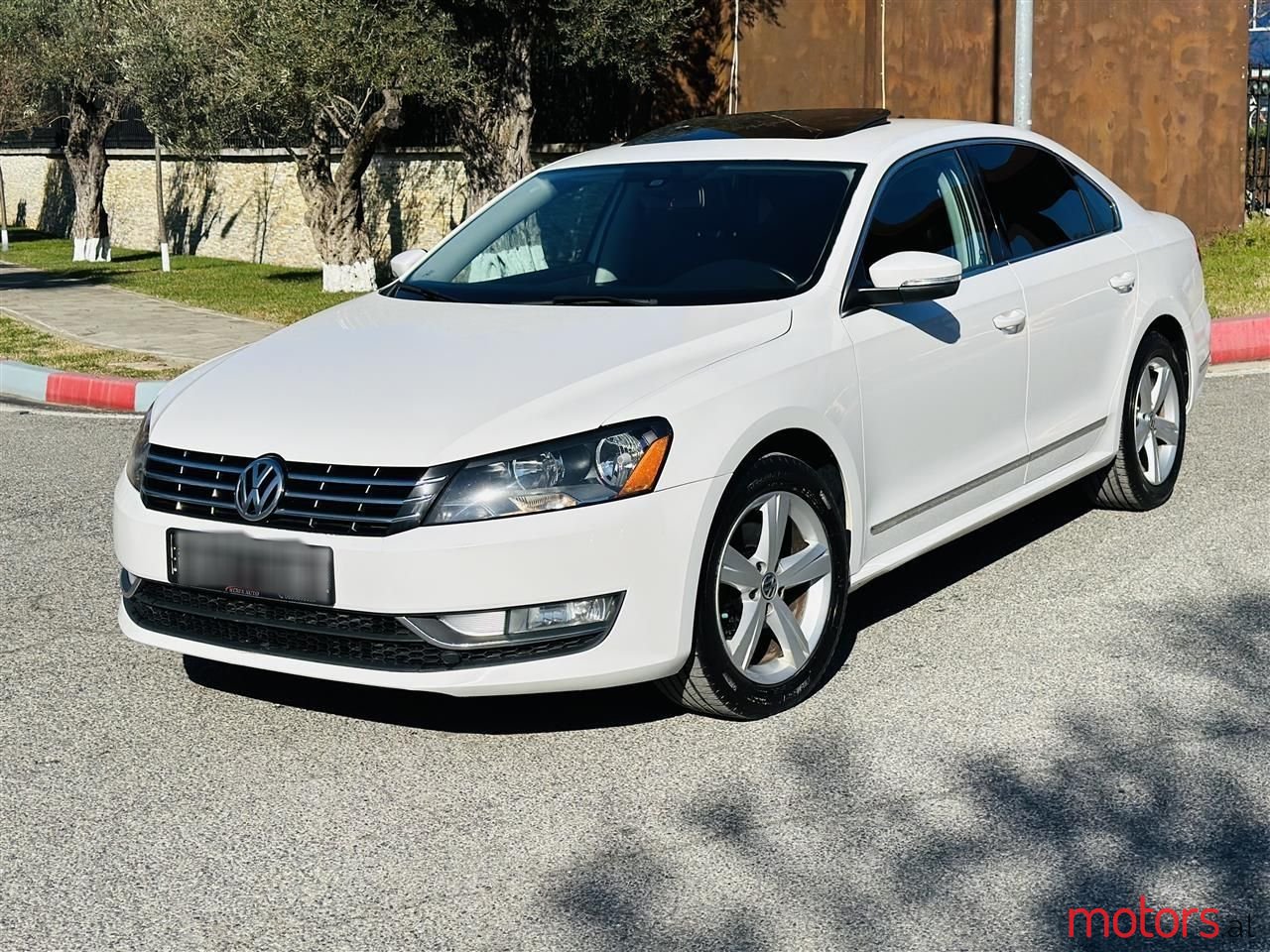 2015' Volkswagen Passat photo #1