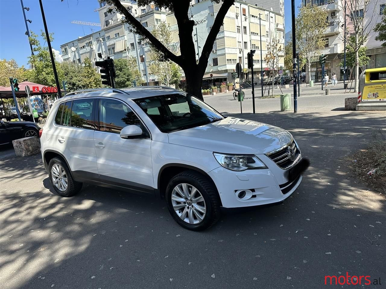 2010' Volkswagen Tiguan photo #1