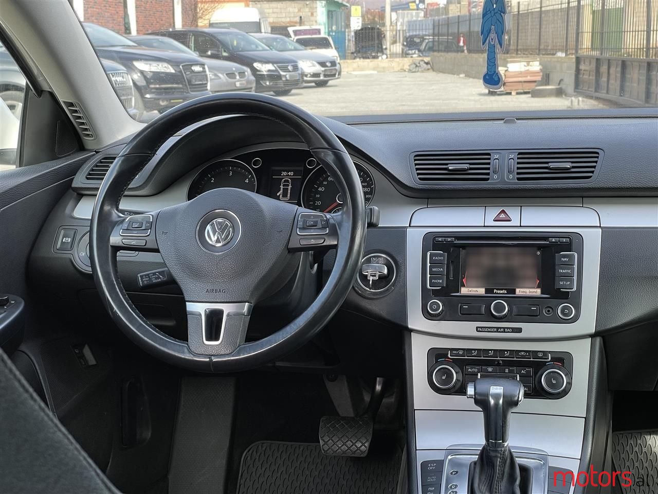 2010' Volkswagen Passat photo #6