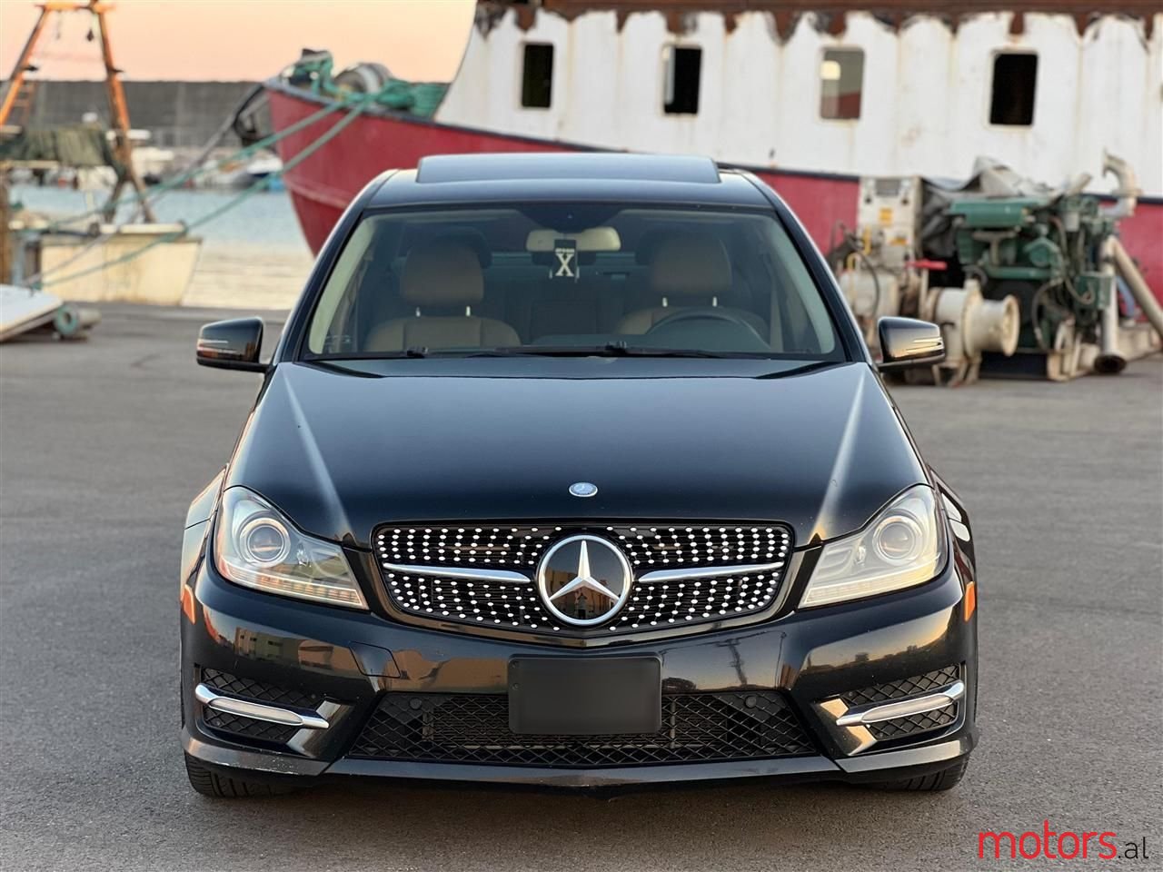 2012' Mercedes-Benz C 300 photo #1