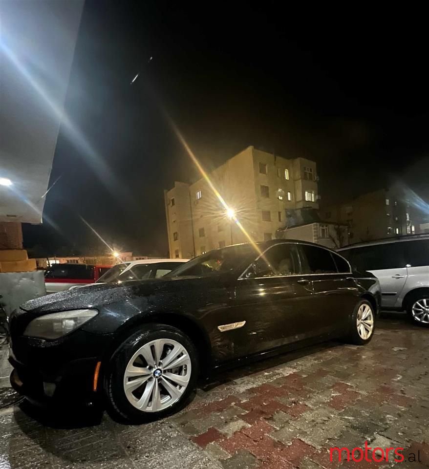 2012' BMW 740 photo #6