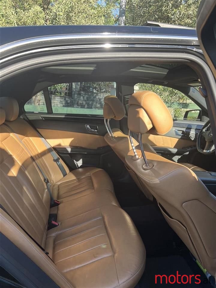 2010' Mercedes-Benz E 350 photo #6