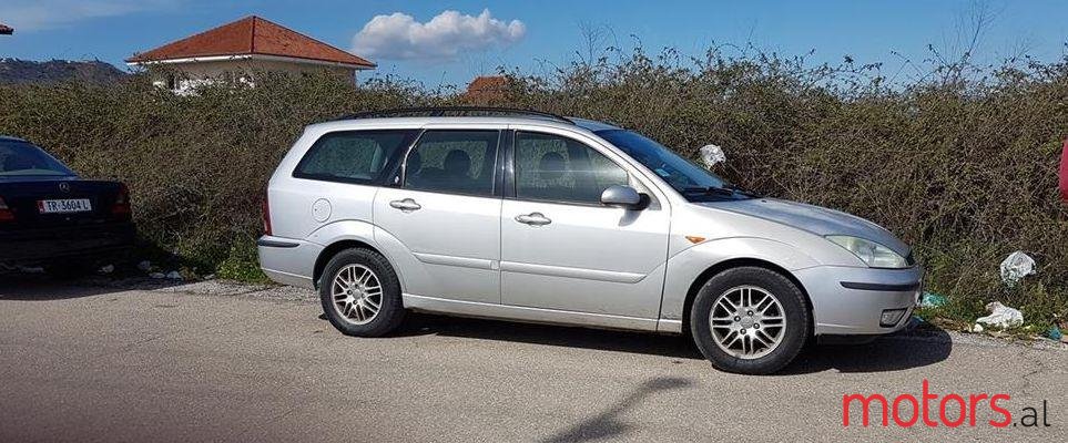 2002' Ford Focus photo #1