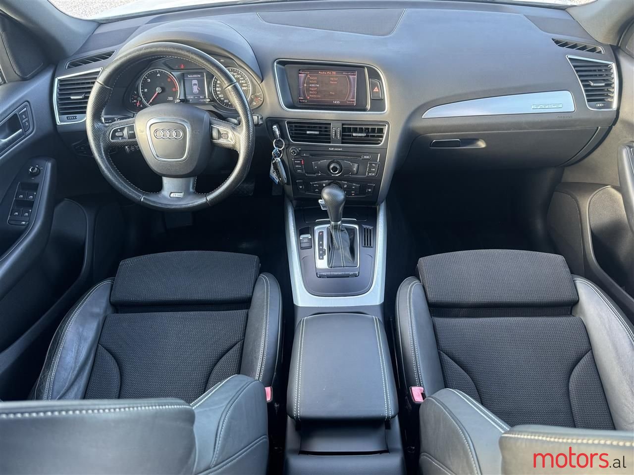 2011' Audi Q5 photo #6