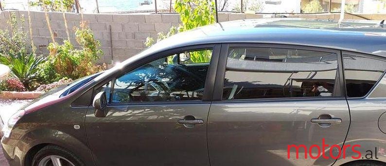 2006' Toyota Corolla Verso photo #1