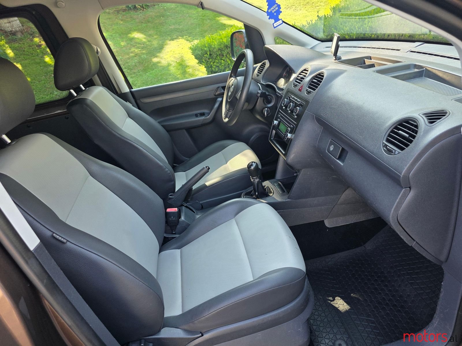 2014' Volkswagen Caddy photo #5
