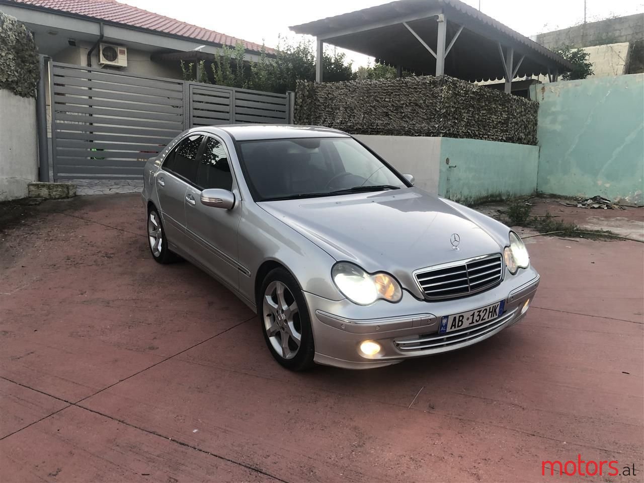 2005' Mercedes-Benz C 220 photo #5