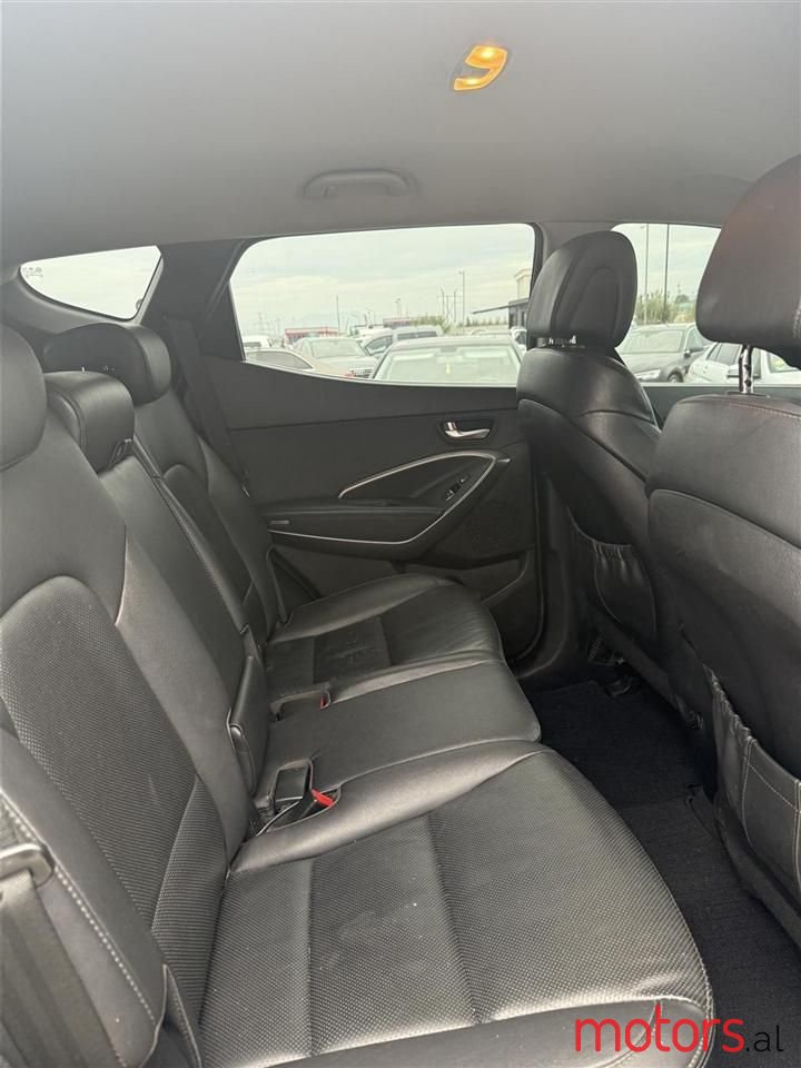 2013' Hyundai Santa Fe photo #6