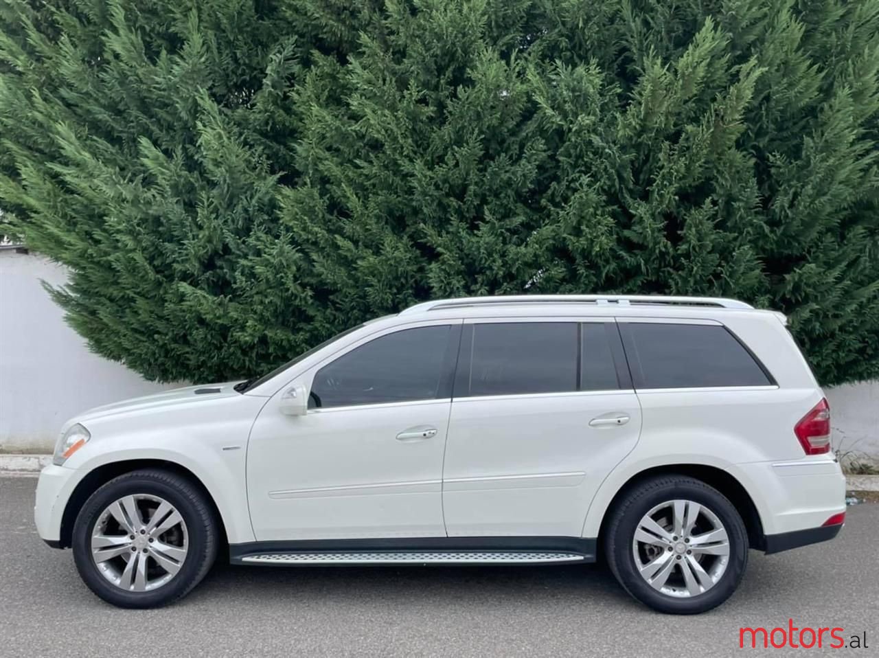 2010' Mercedes-Benz GL 350 photo #1