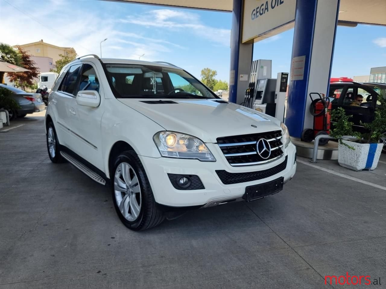 2010' Mercedes-Benz 280 photo #5