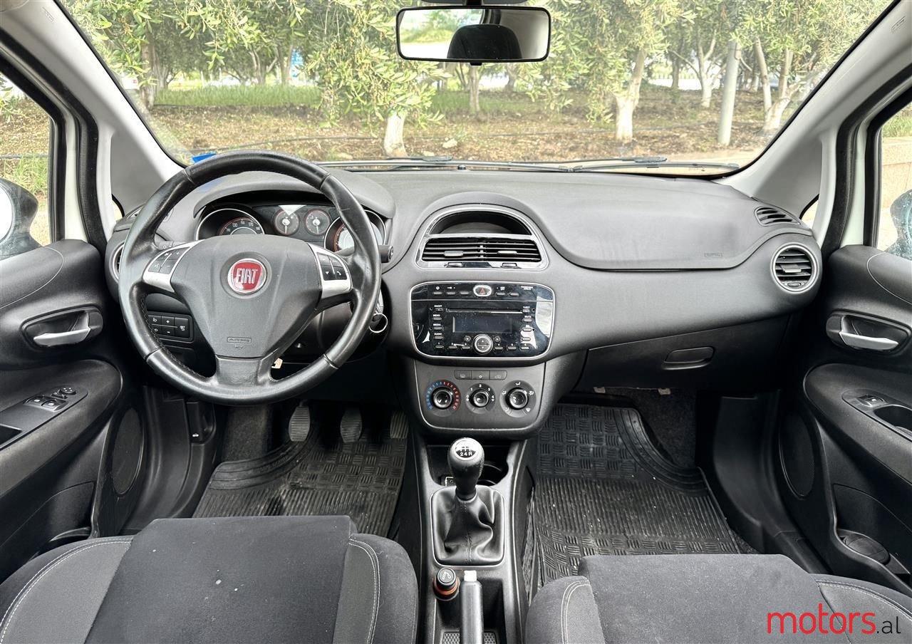 2016' Fiat Punto photo #2
