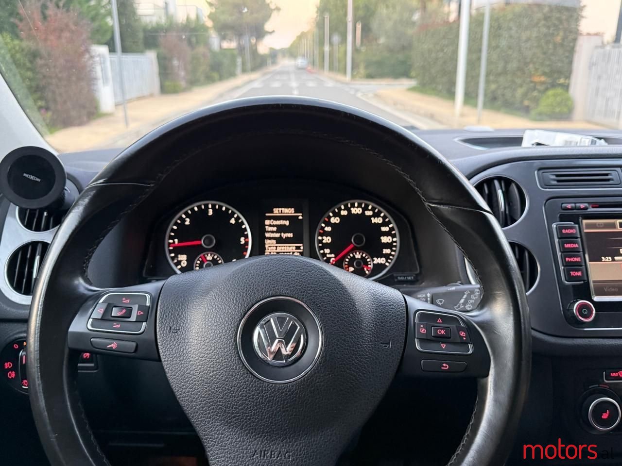 2013' Volkswagen Tiguan photo #3