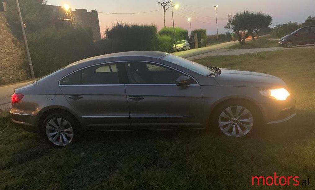 2010' Volkswagen Passat CC photo #1