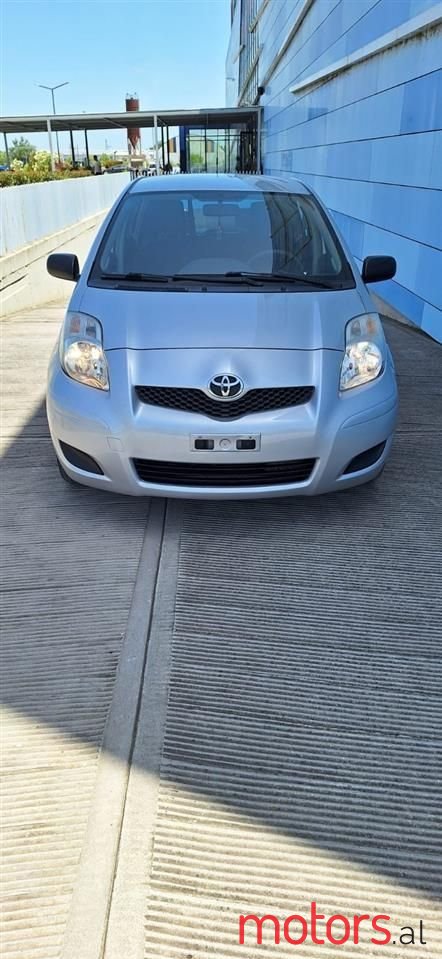 2010' Toyota Yaris photo #1