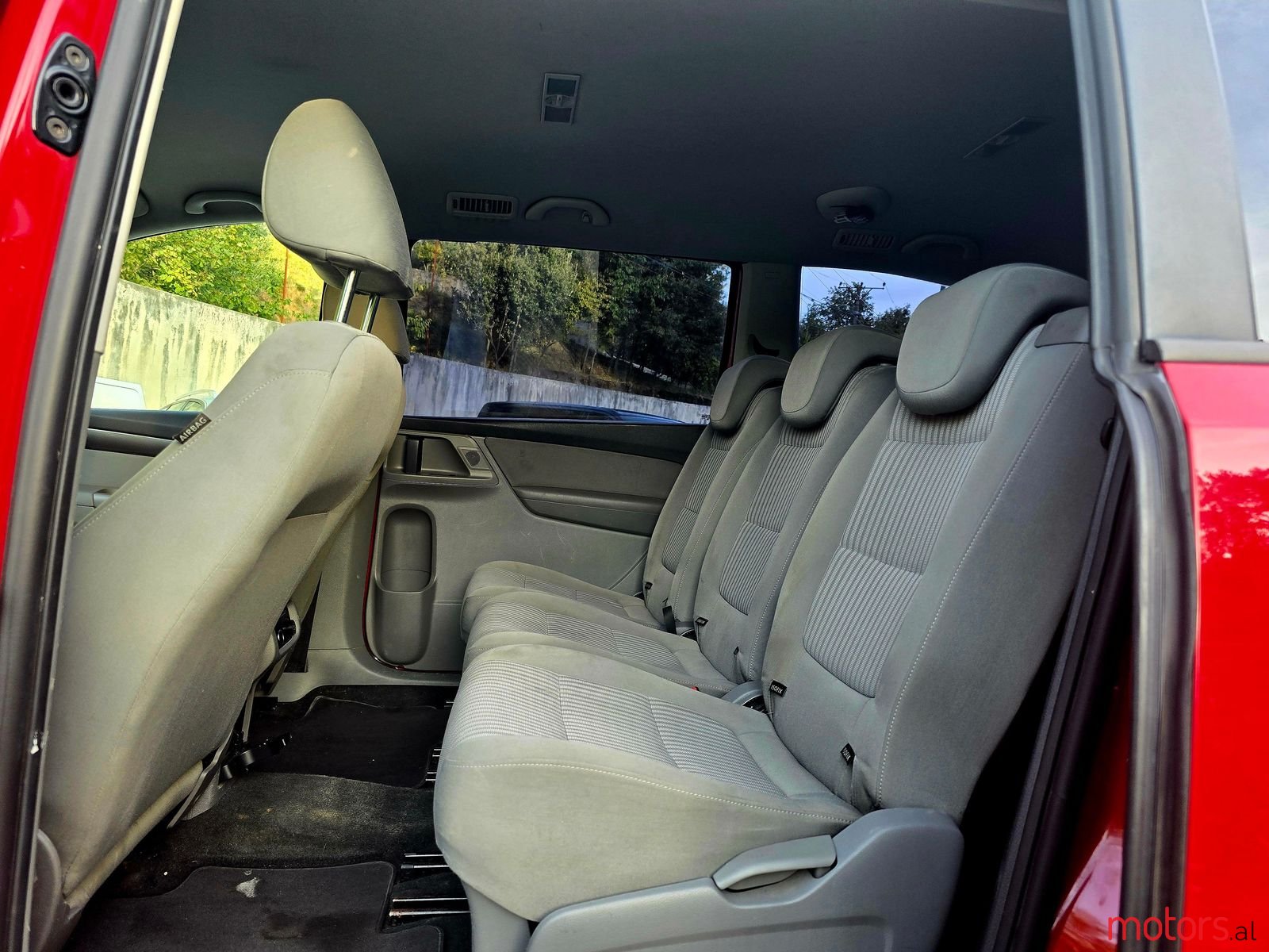 2012' SEAT Alhambra photo #4