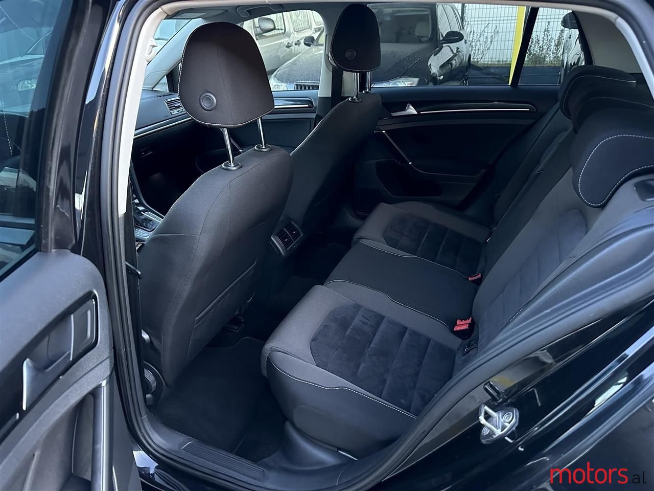 2014' Volkswagen Golf photo #5