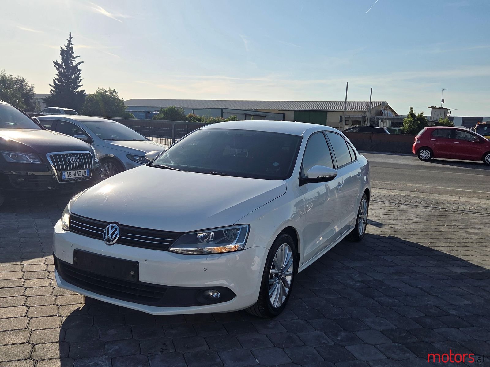 2013' Volkswagen Jetta photo #2