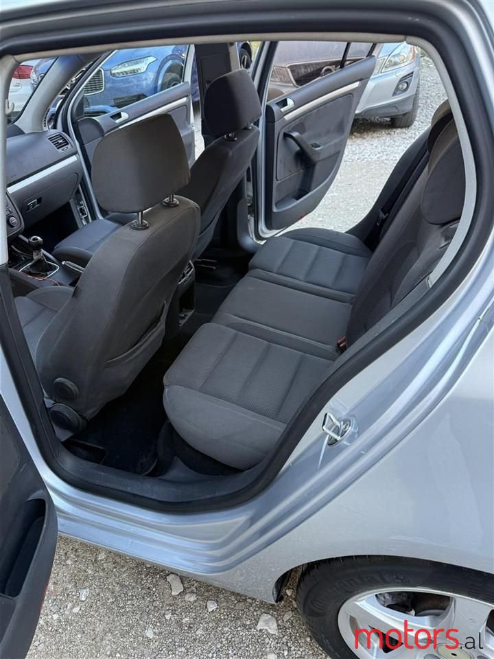 2006' Volkswagen Golf photo #6