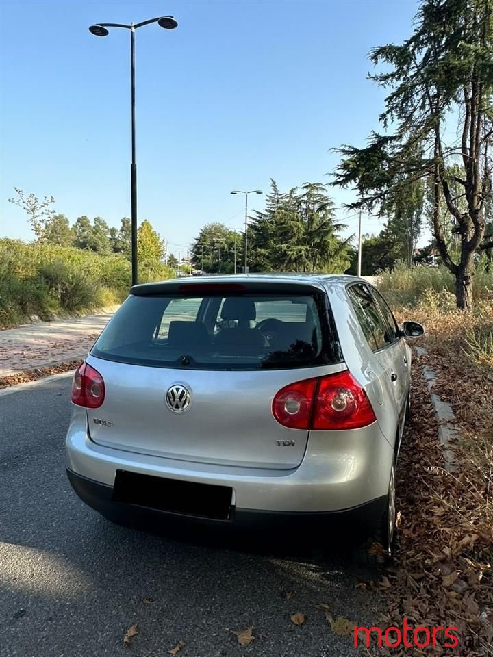 2005' Volkswagen Golf photo #4