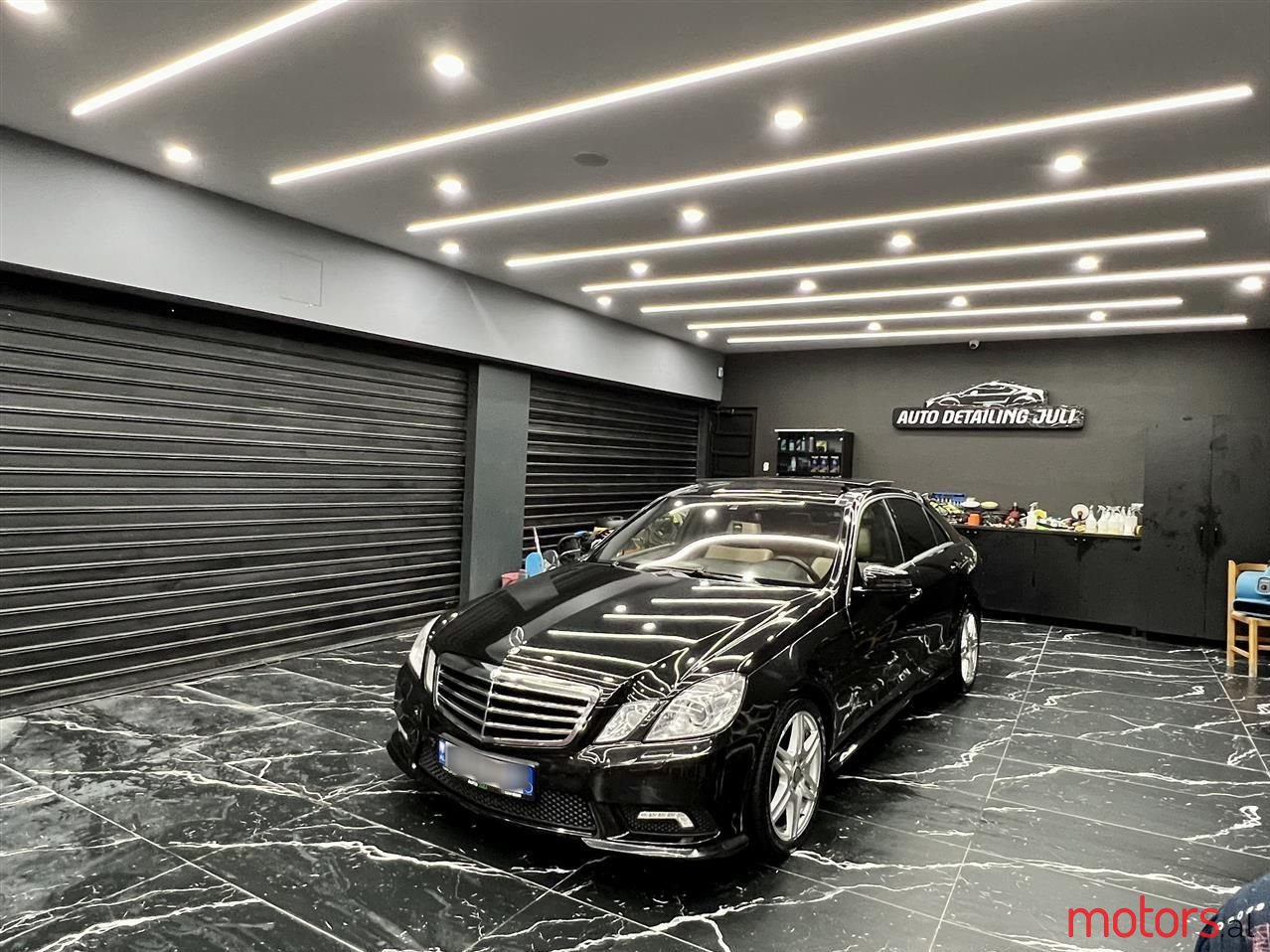 2011' Mercedes-Benz E 350 photo #1