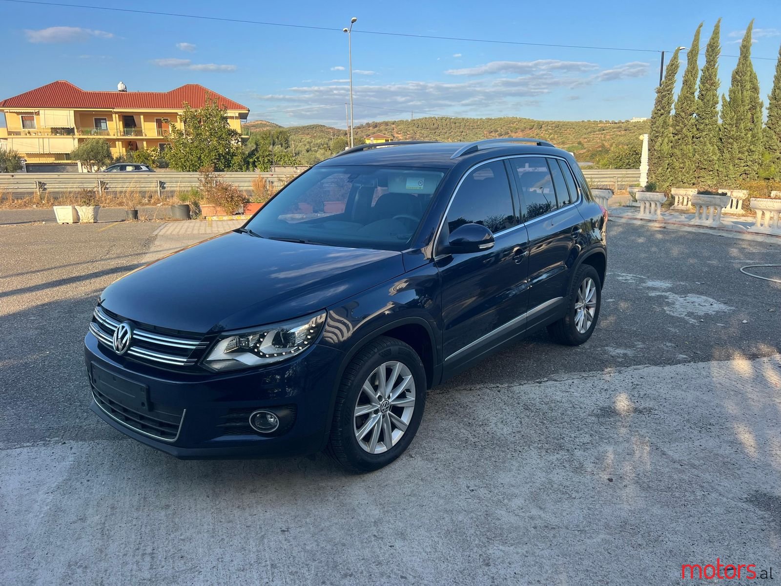 2015' Volkswagen Tiguan photo #1