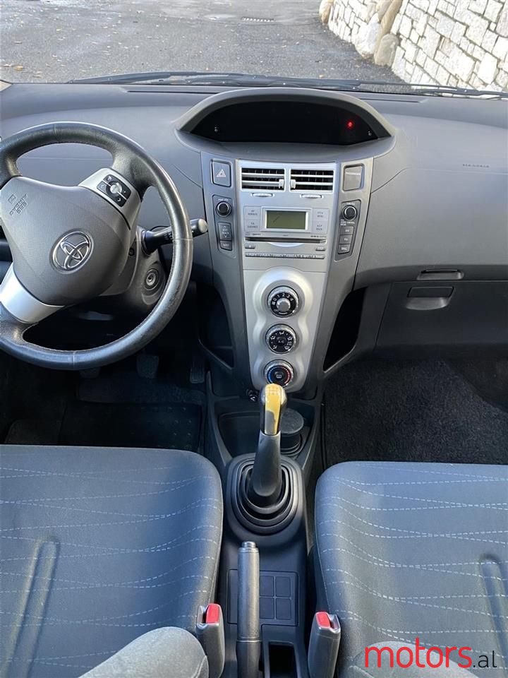2006' Toyota Yaris photo #3