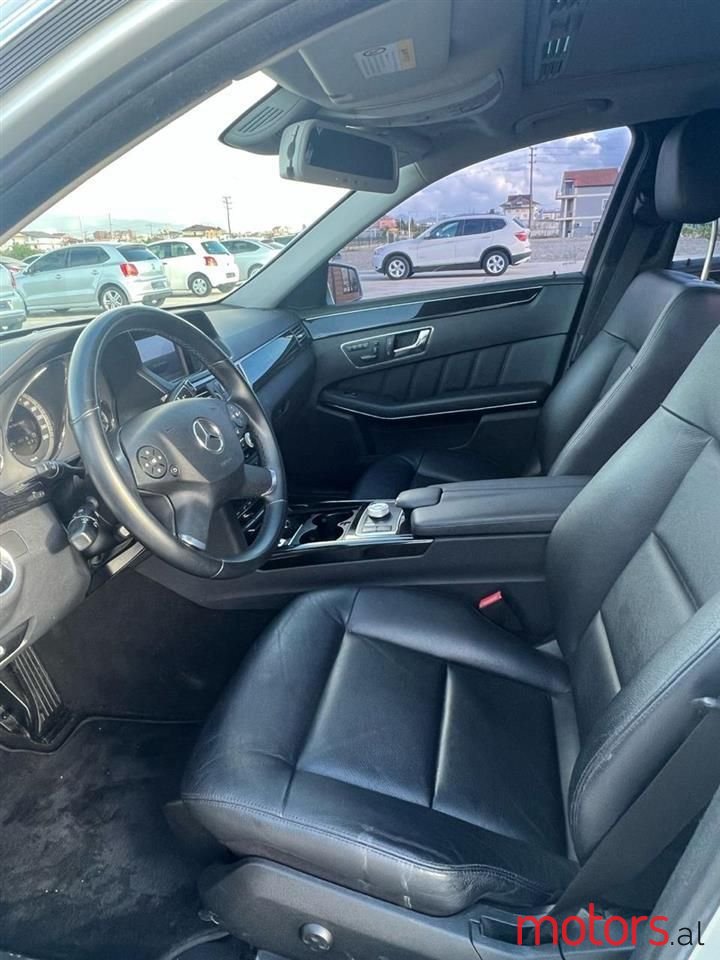 2013' Mercedes-Benz E 220 photo #6