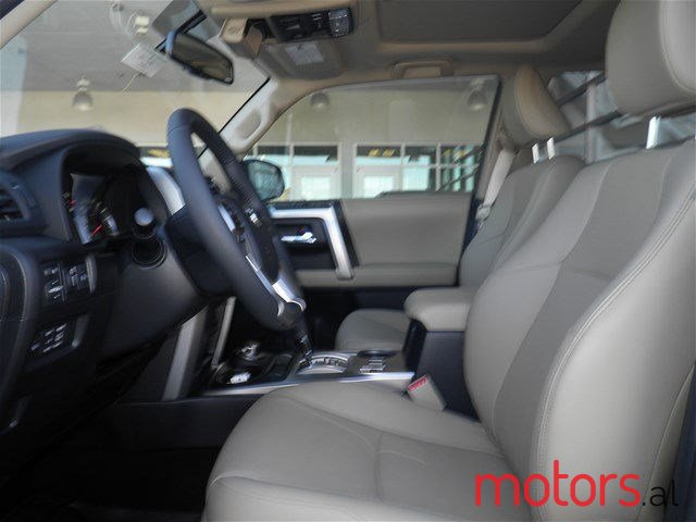 2016' Toyota 4Runner photo #6