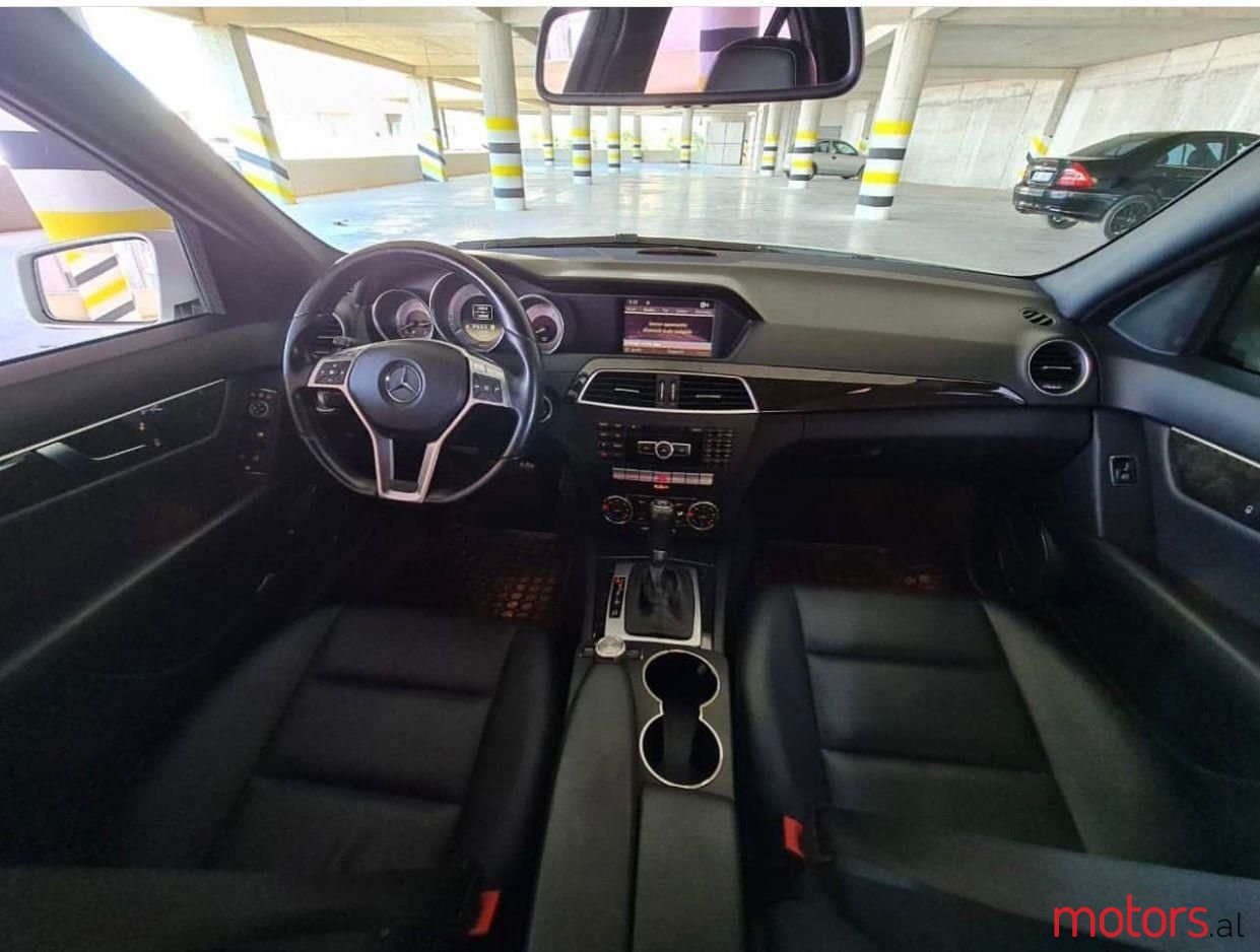 2012' Mercedes-Benz 300 photo #4