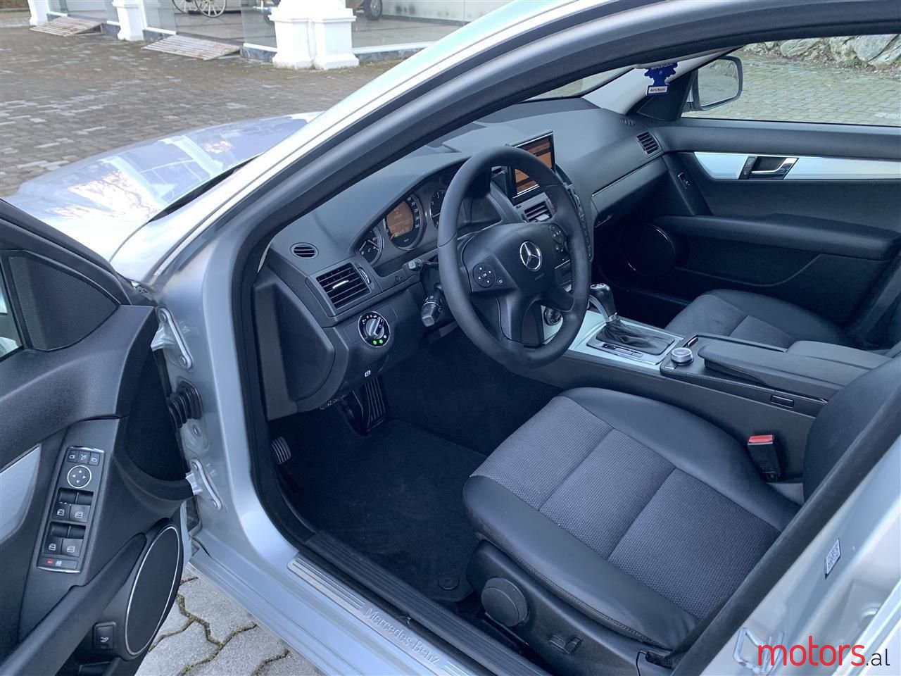 2007' Mercedes-Benz 220 photo #2