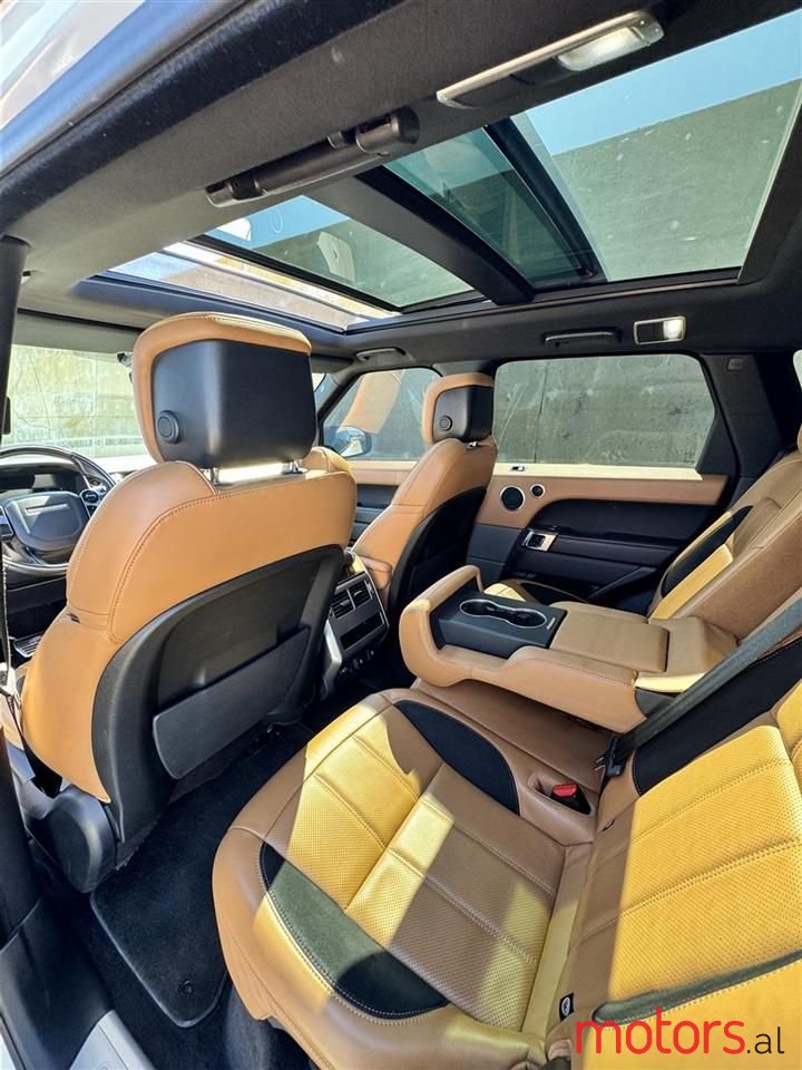 2019' Land Rover Range Rover Sport photo #2