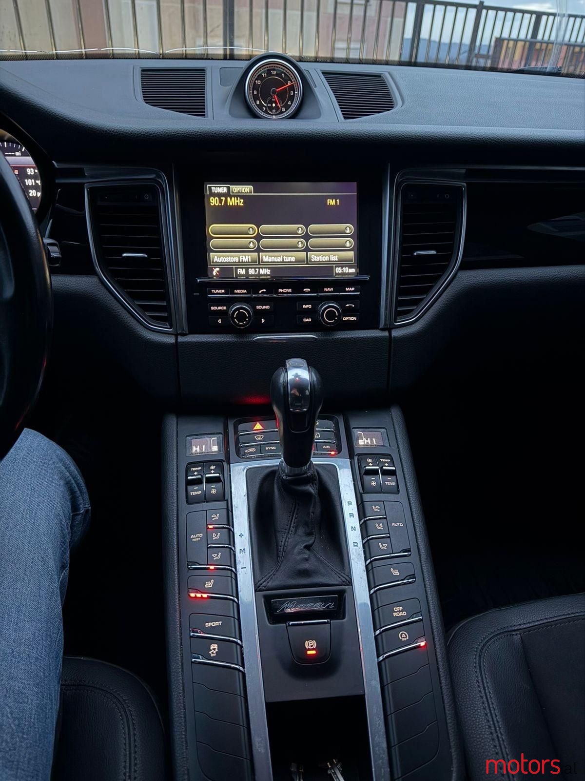 2016' Porsche Macan photo #3