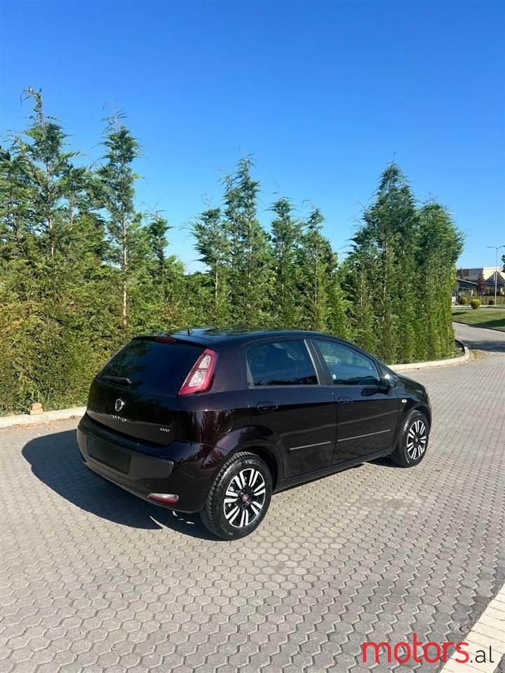 2010' Fiat Punto Evo photo #4