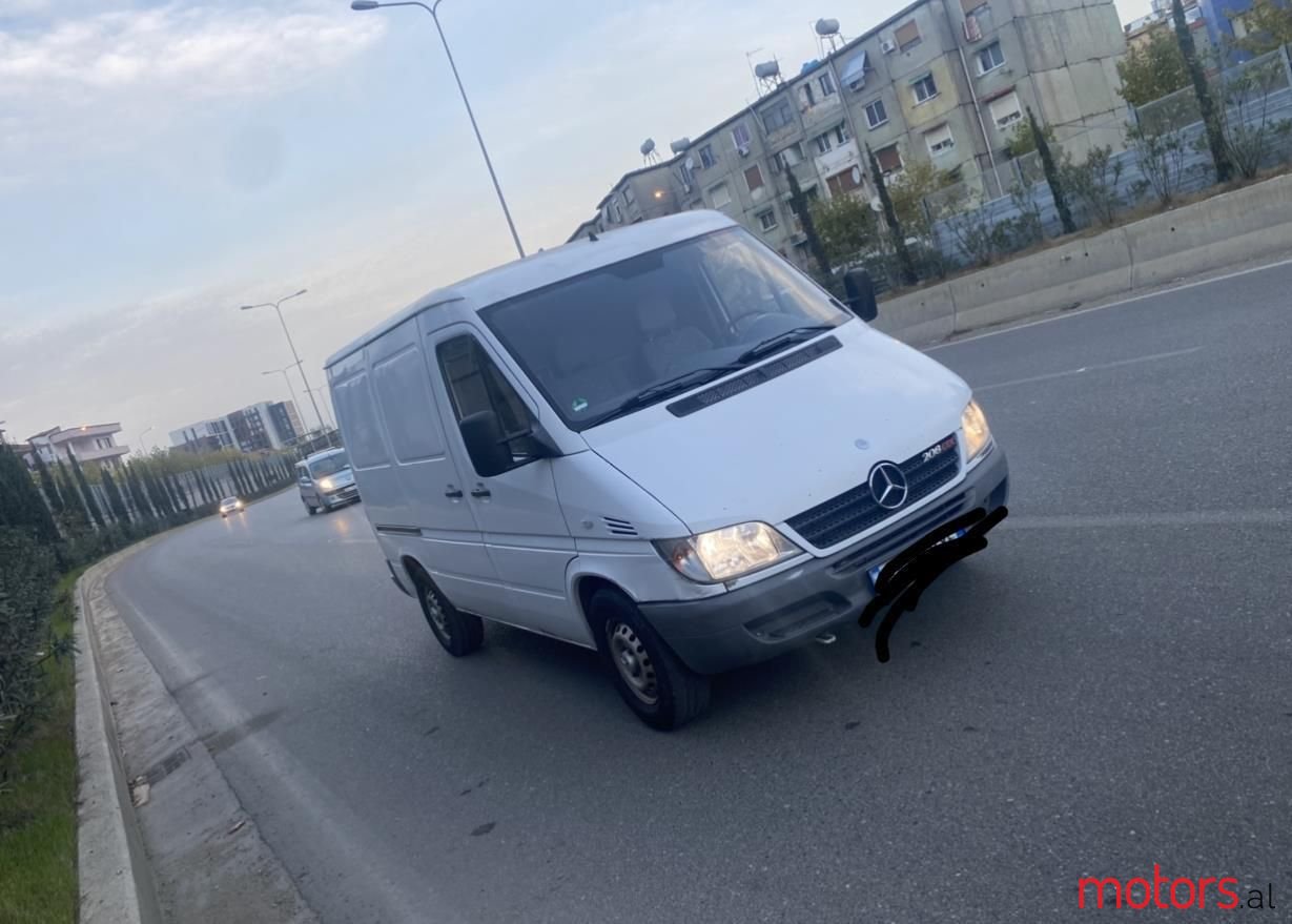 2006' Mercedes-Benz 220 photo #2