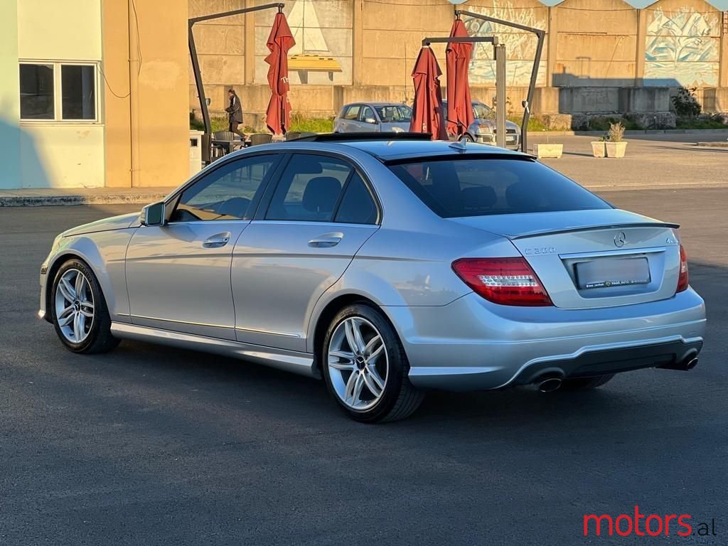 2012' Mercedes-Benz C 300 photo #4