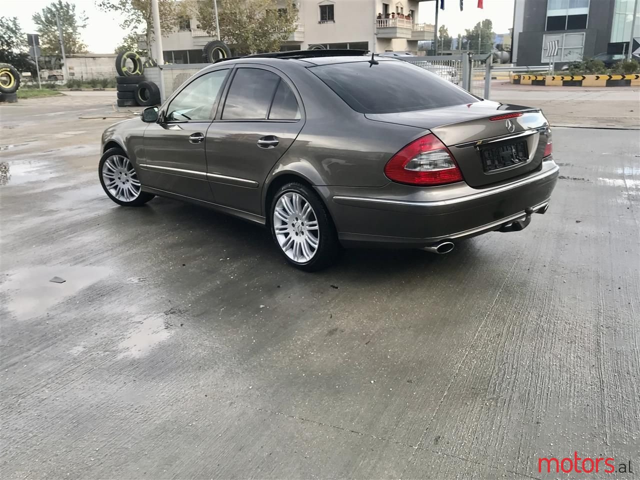 2008' Mercedes-Benz E 320 photo #6