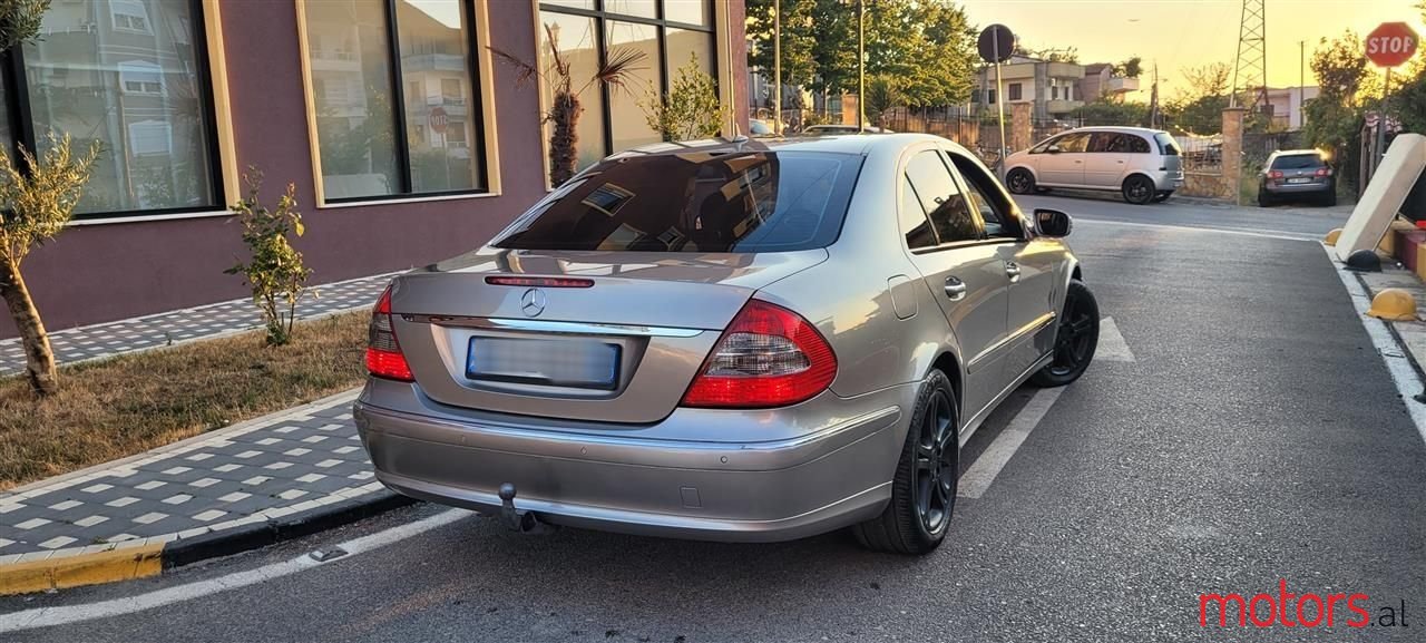 2007' Mercedes-Benz E 320 photo #3