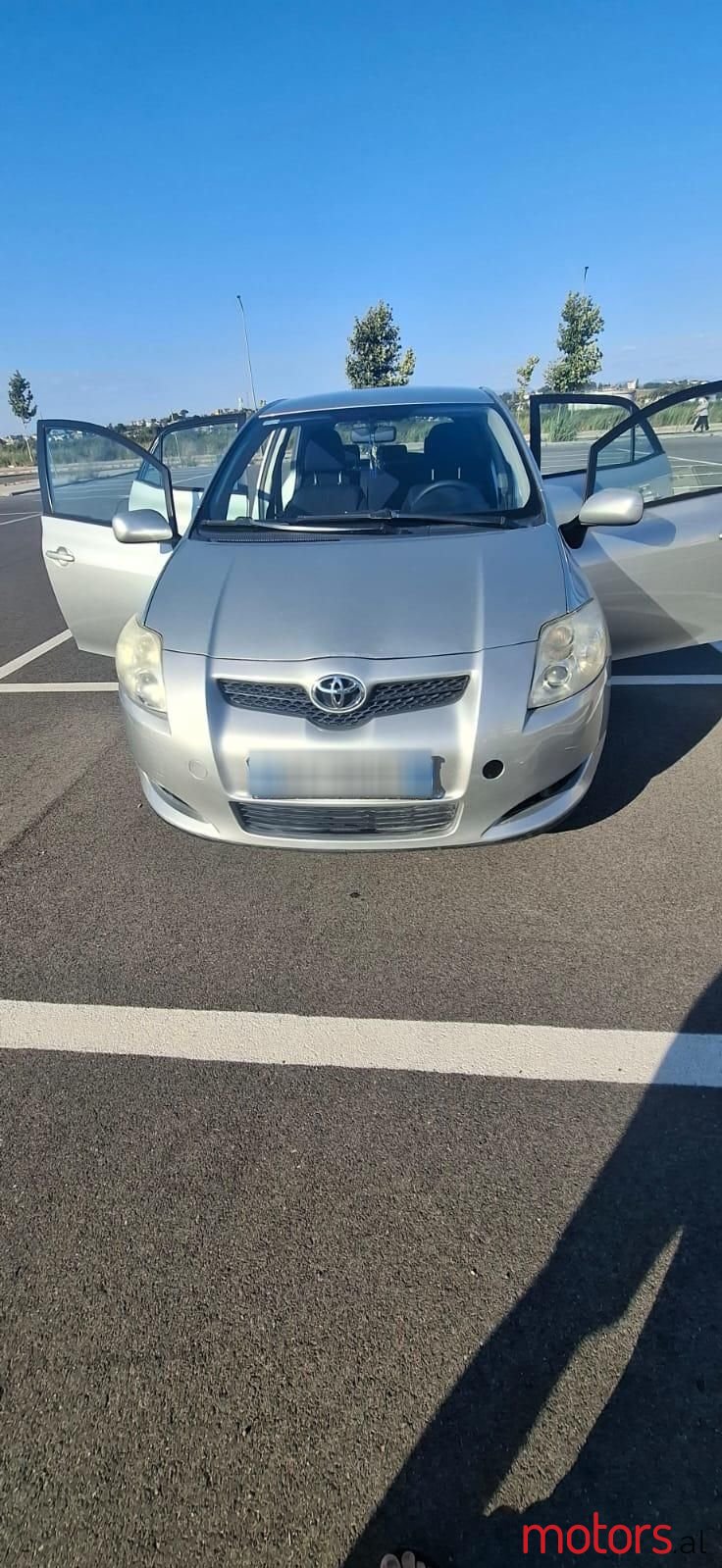 2008' Toyota Auris photo #2