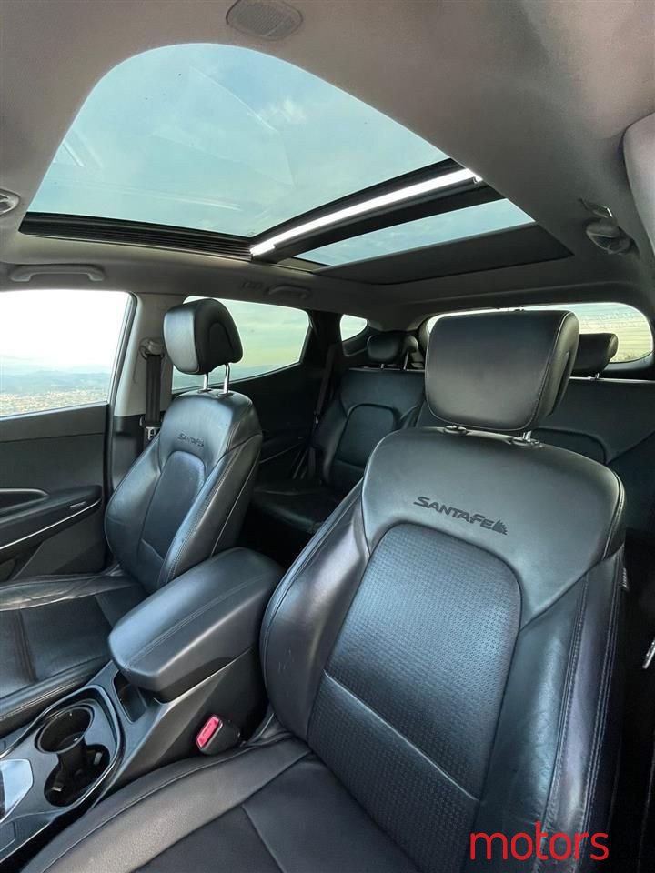 2013' Hyundai Santa Fe photo #2